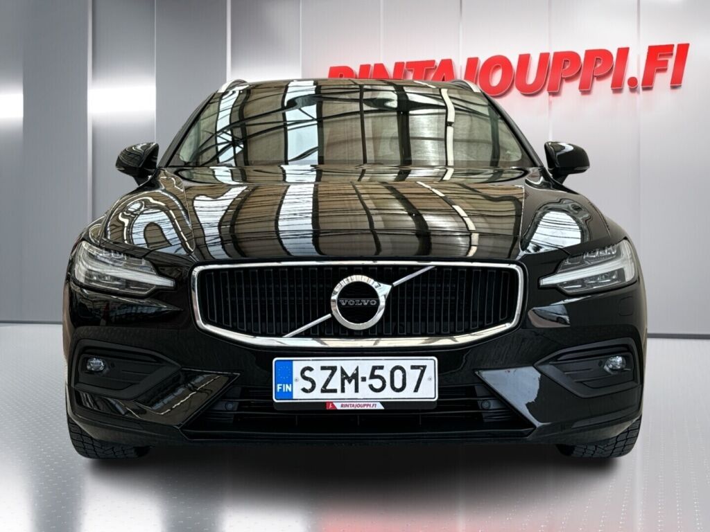 Volvo V60 2020 Musta