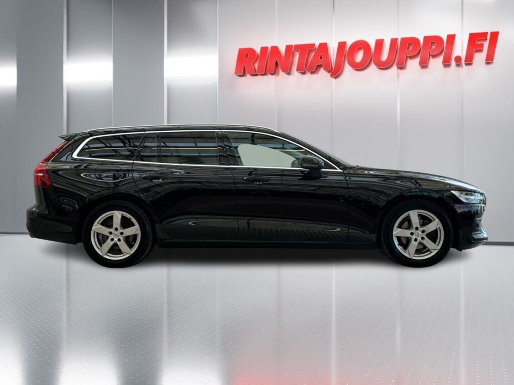 Volvo V60 2020 Musta