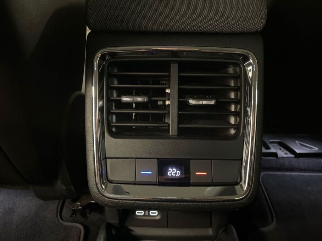 Skoda Enyaq 2022 Harmaa