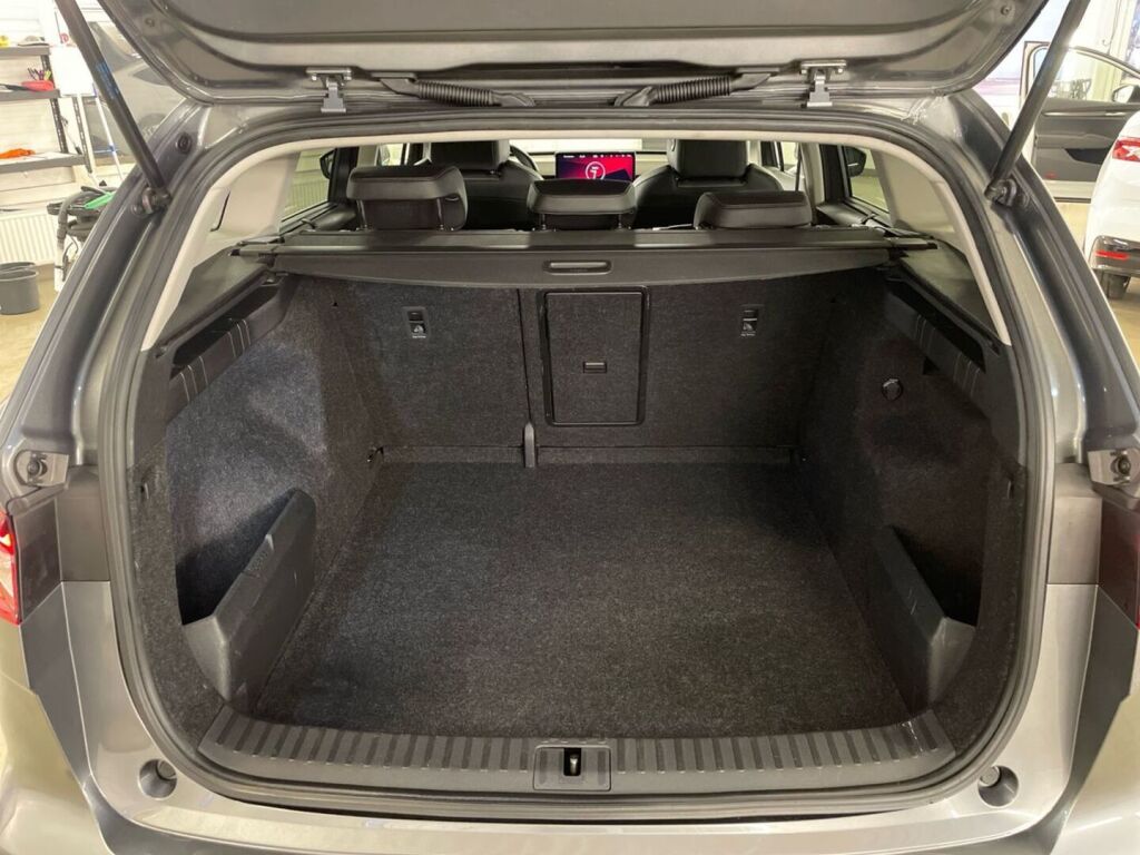 Skoda Enyaq 2022 Harmaa