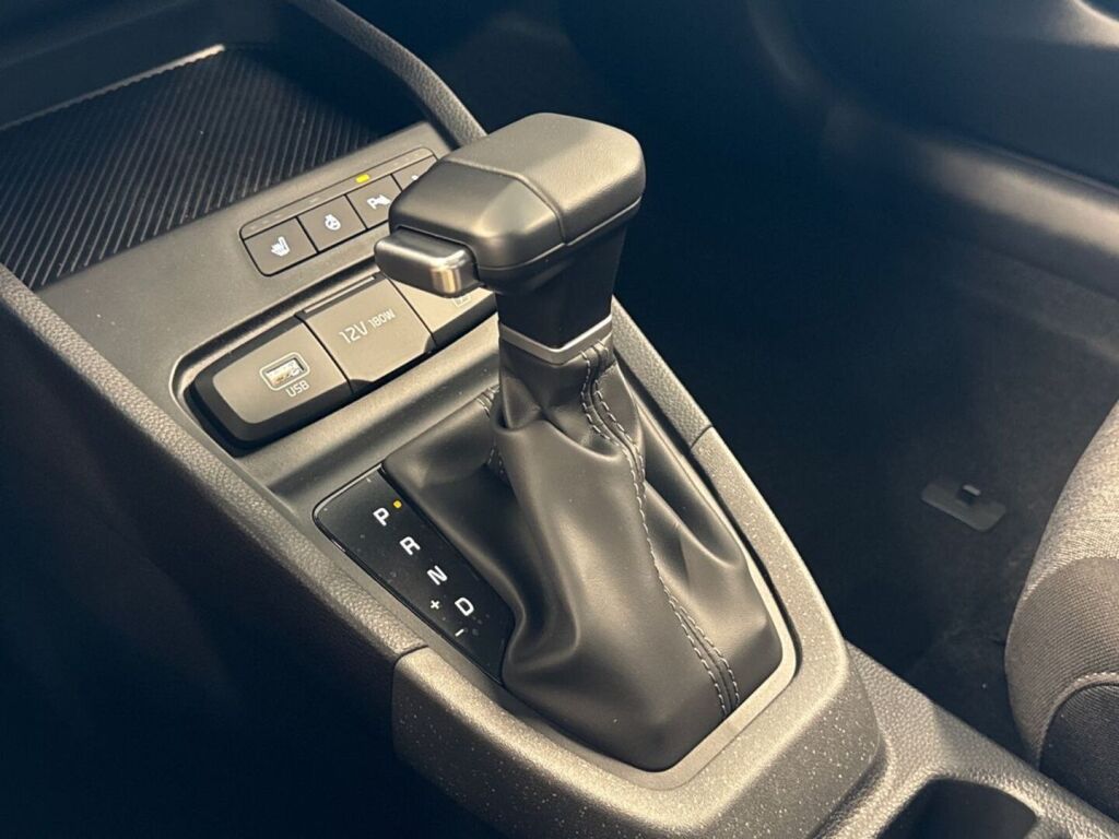 Kia Stonic 2026 Punainen