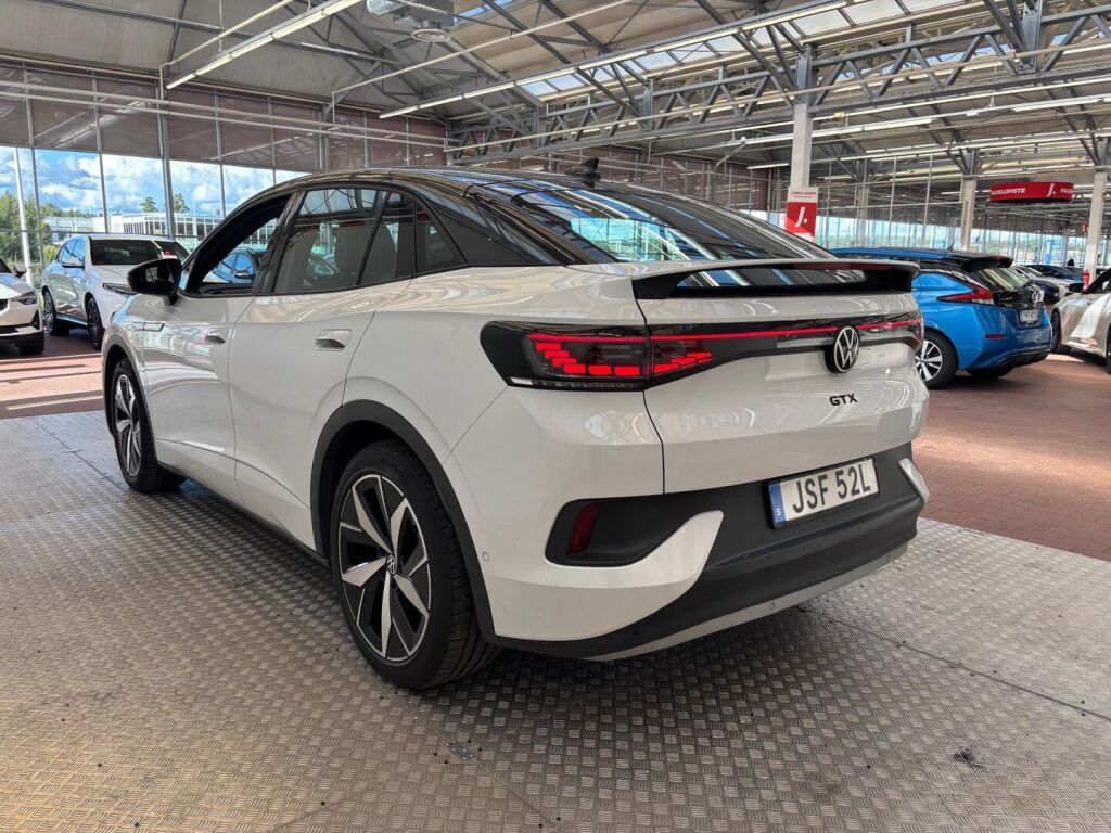 Volkswagen ID.5 2022 Valkoinen / musta katto