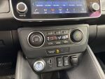 Nissan Leaf 2022 Metalli punainen