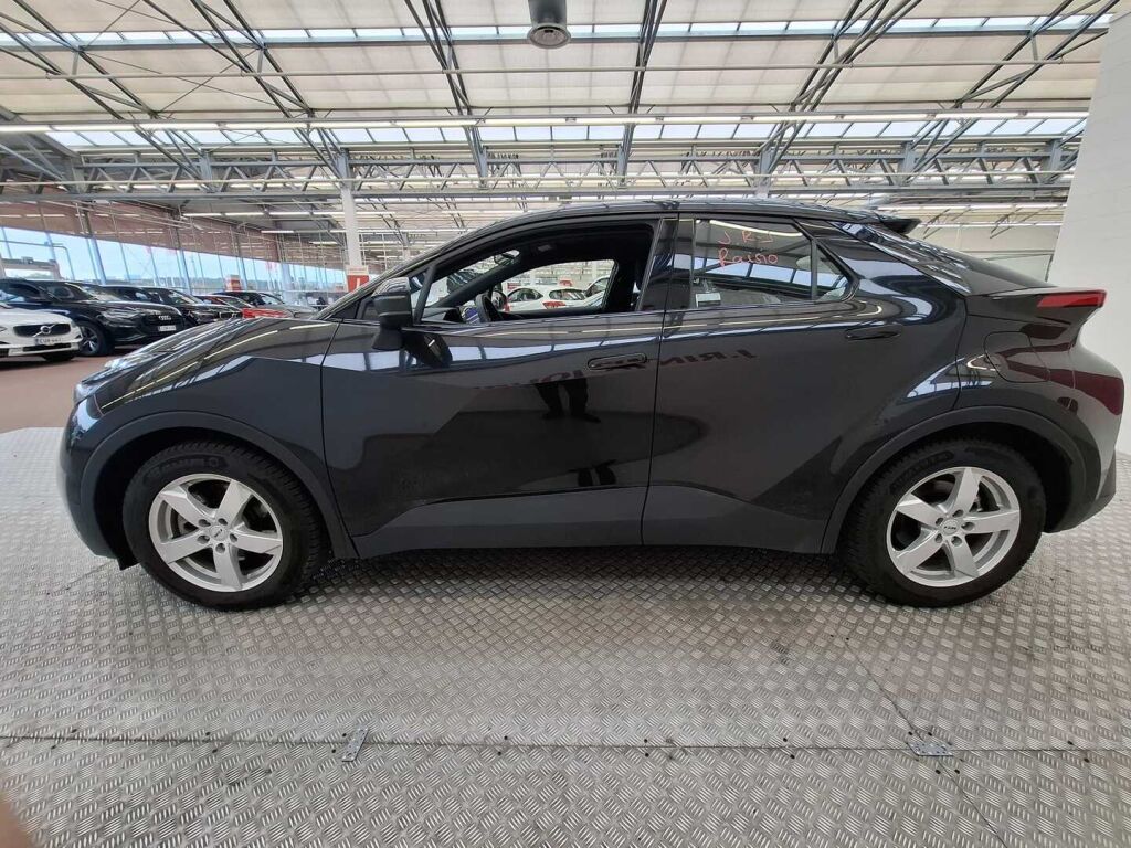 Toyota C-HR 2025 Musta