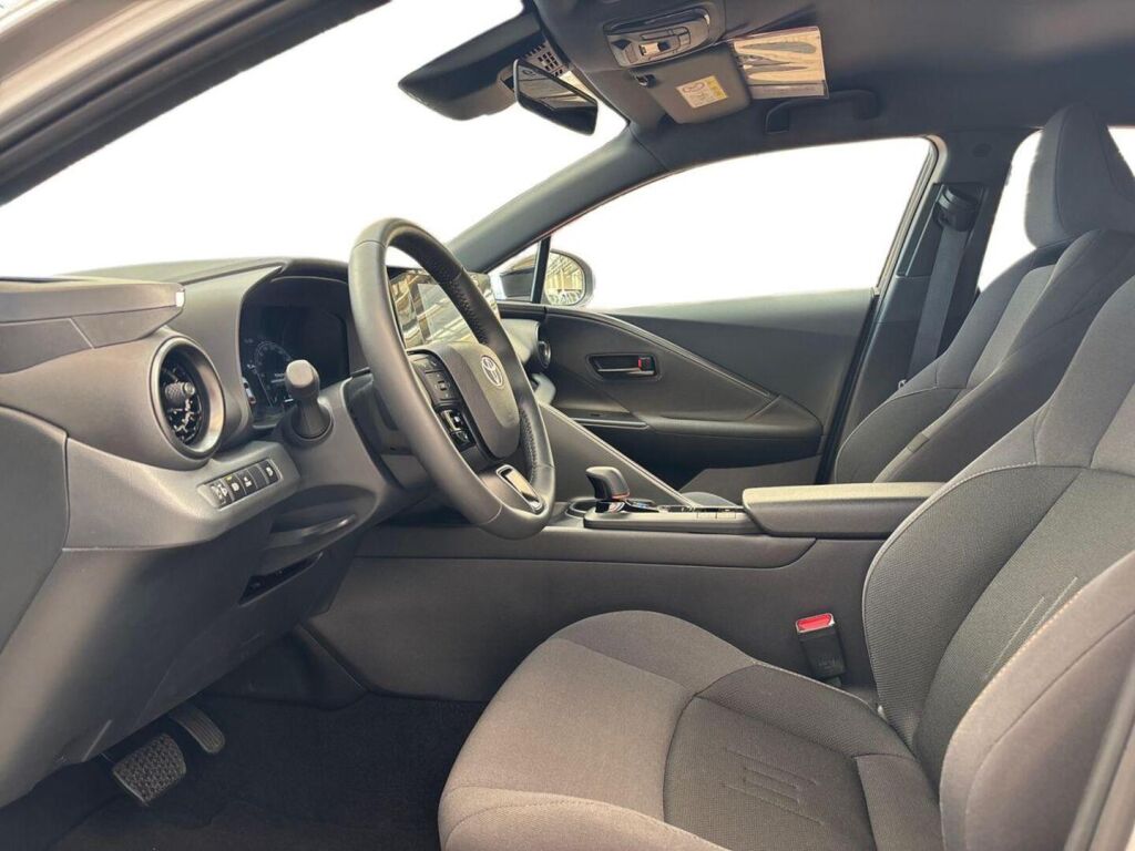 Toyota C-HR 2025 met. hopea