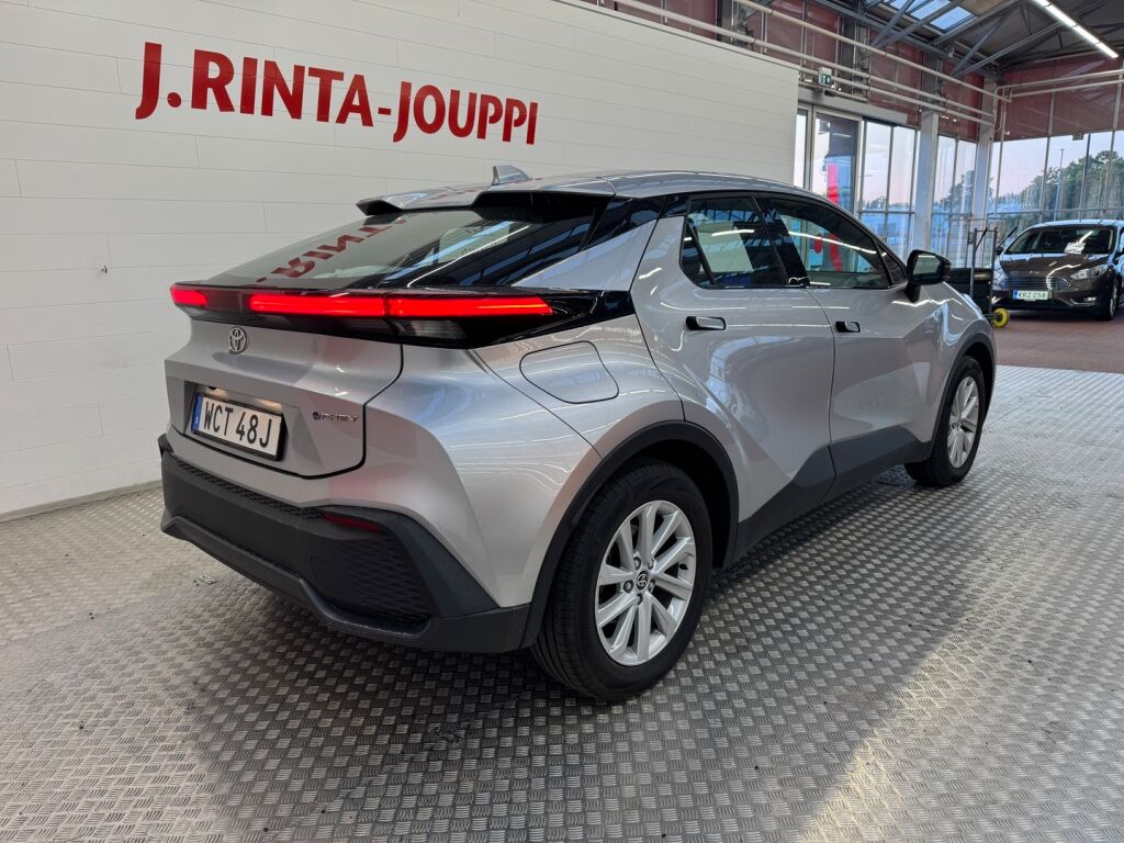 Toyota C-HR 2025 met. hopea