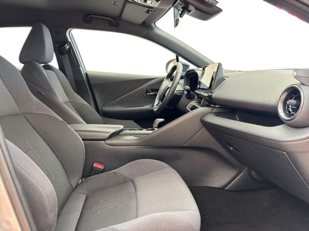 Toyota C-HR 2025 met. hopea