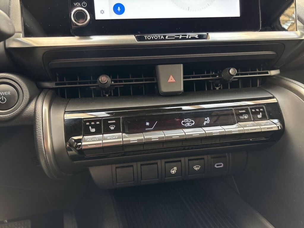 Toyota C-HR 2025 met. hopea