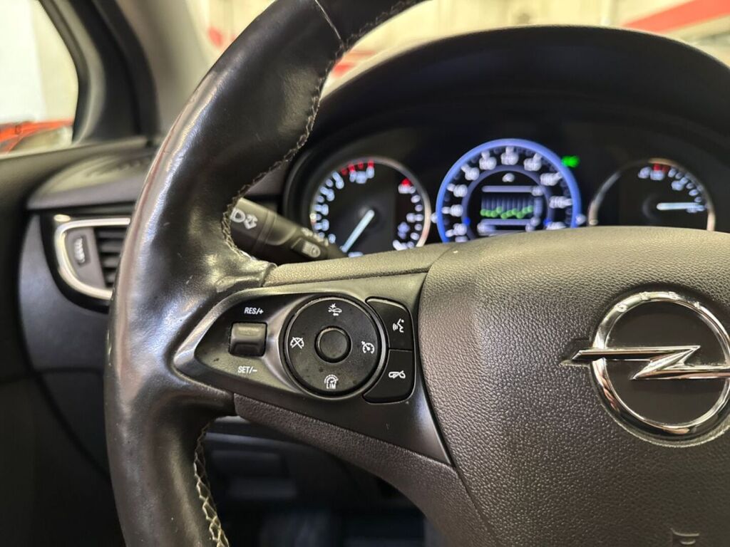 Opel Astra 2020 Hopea