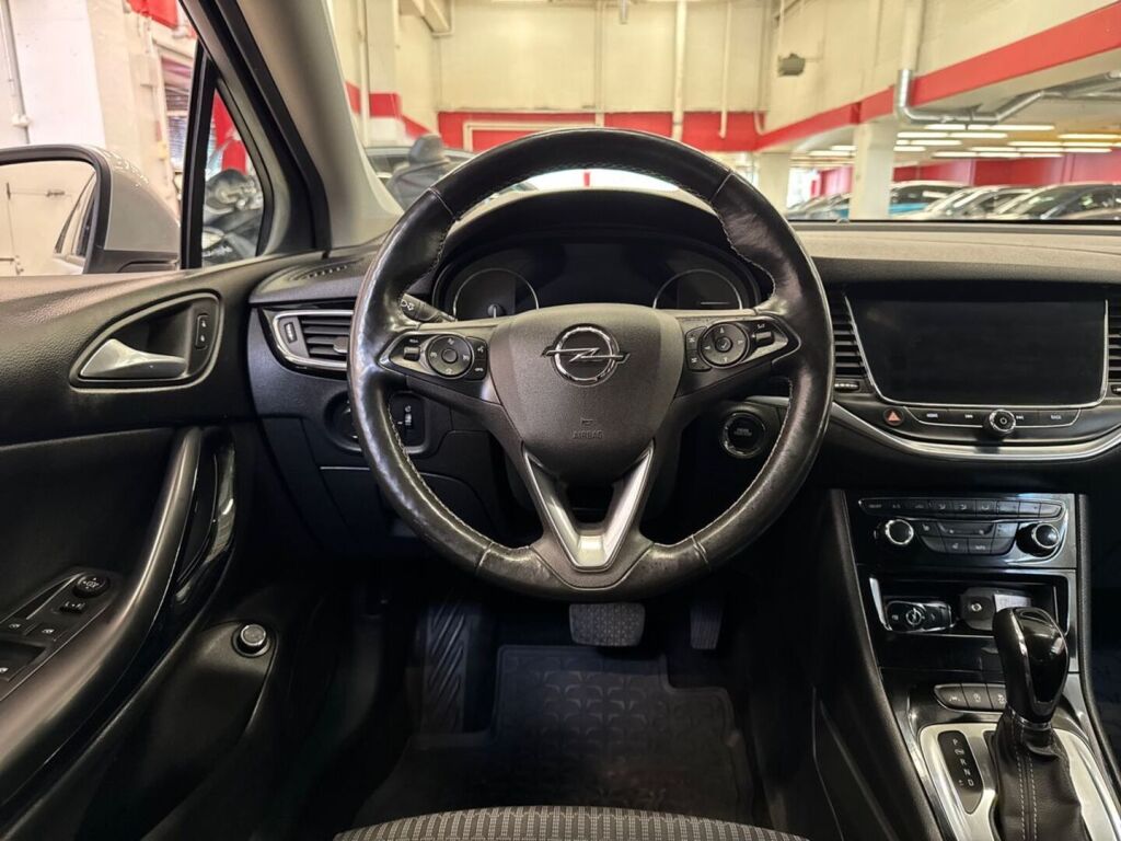 Opel Astra 2020 Hopea