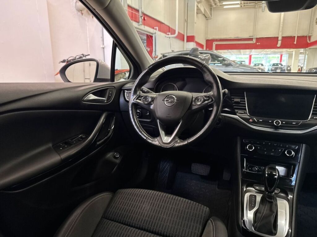 Opel Astra 2020 Hopea