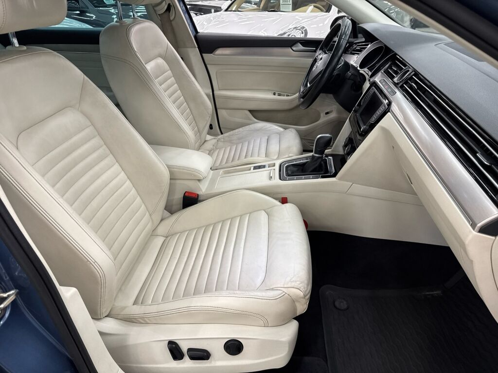 Volkswagen Passat 2015 Sininen
