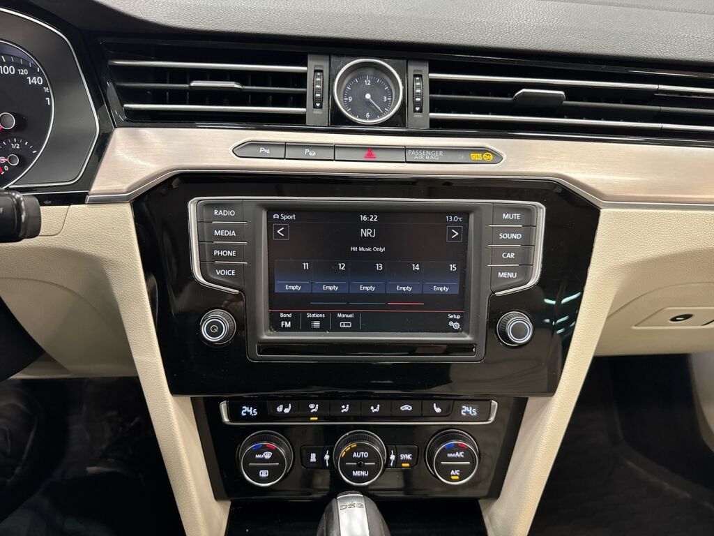 Volkswagen Passat 2015 Sininen