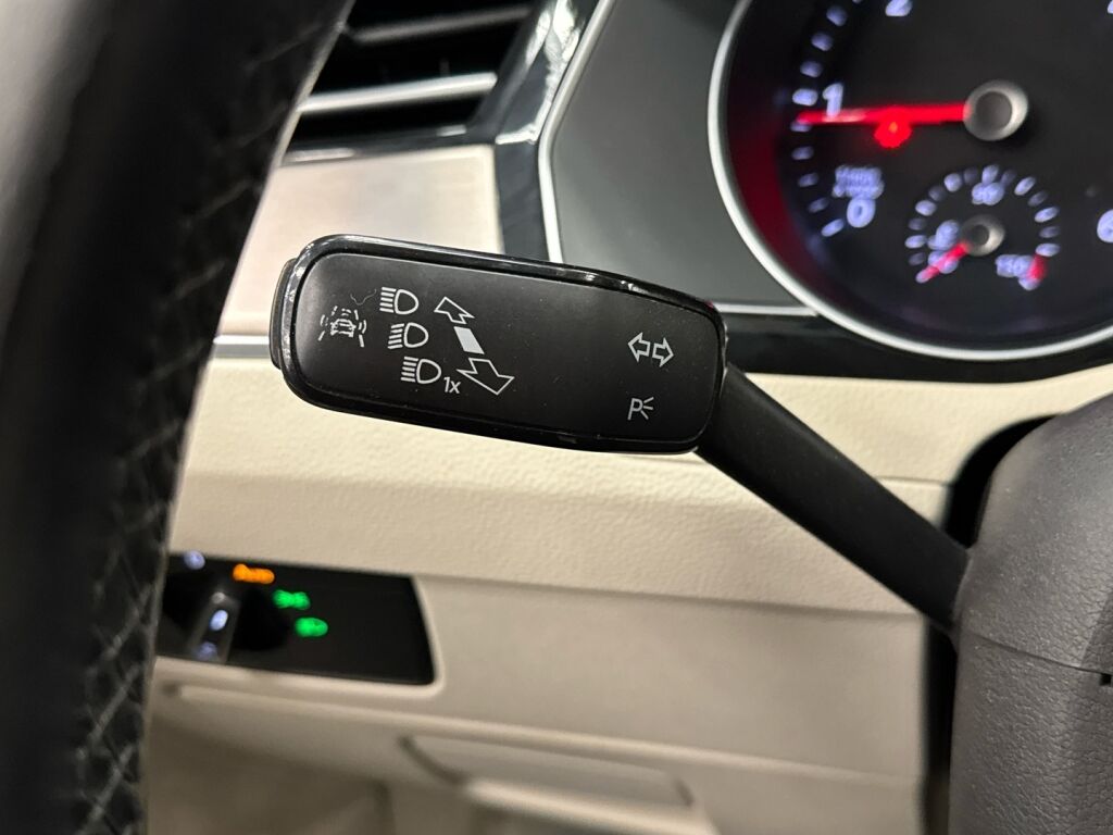 Volkswagen Passat 2015 Sininen