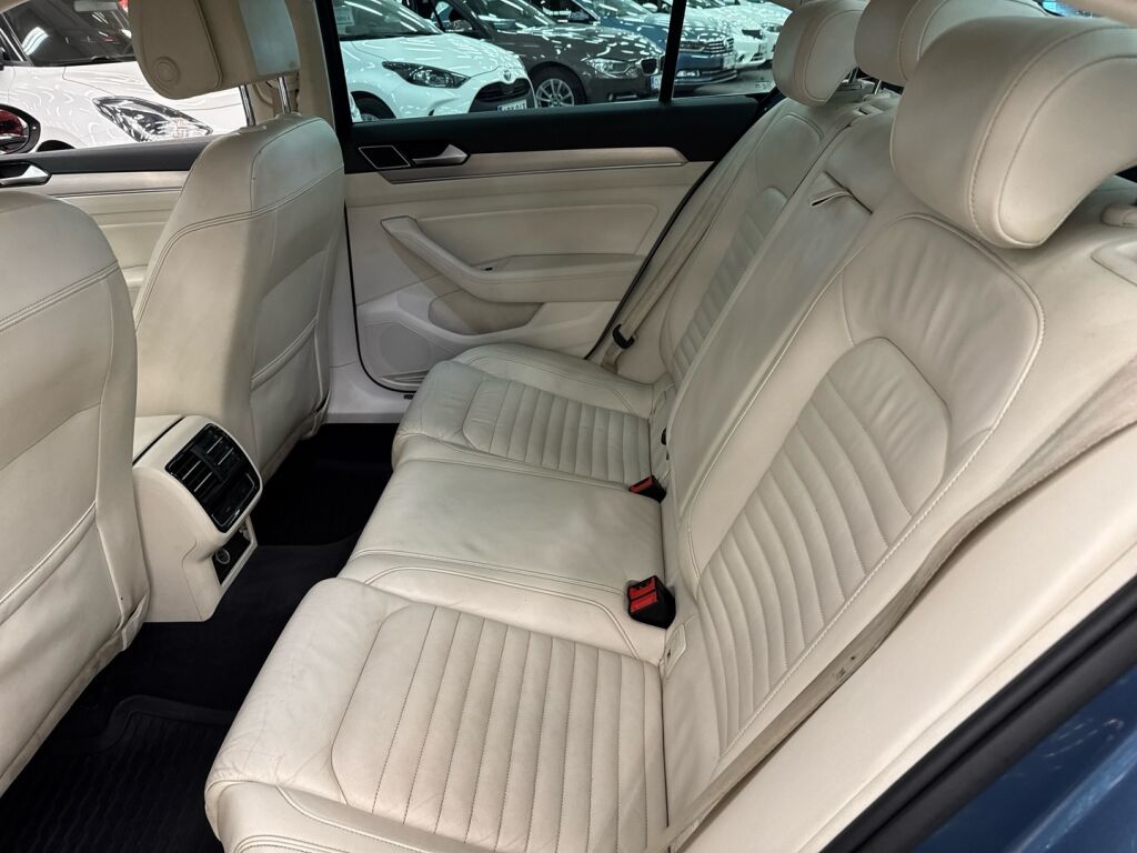 Volkswagen Passat 2015 Sininen