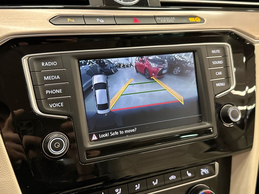 Volkswagen Passat 2015 Sininen