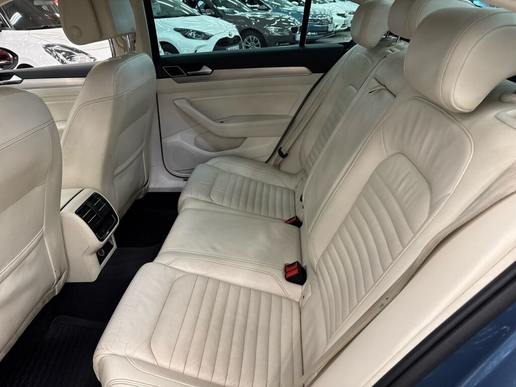 Volkswagen Passat 2015 Sininen
