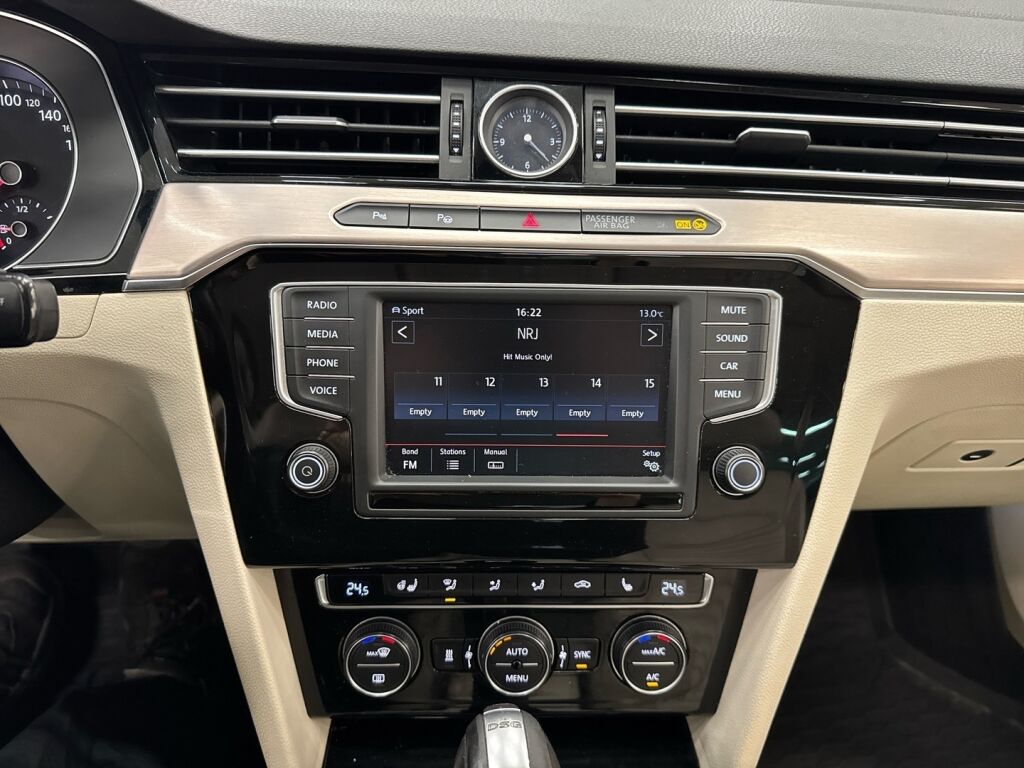Volkswagen Passat 2015 Sininen