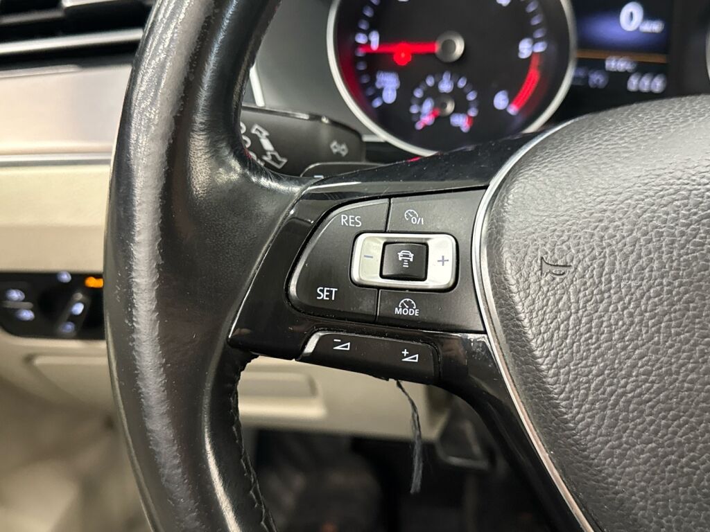 Volkswagen Passat 2015 Sininen