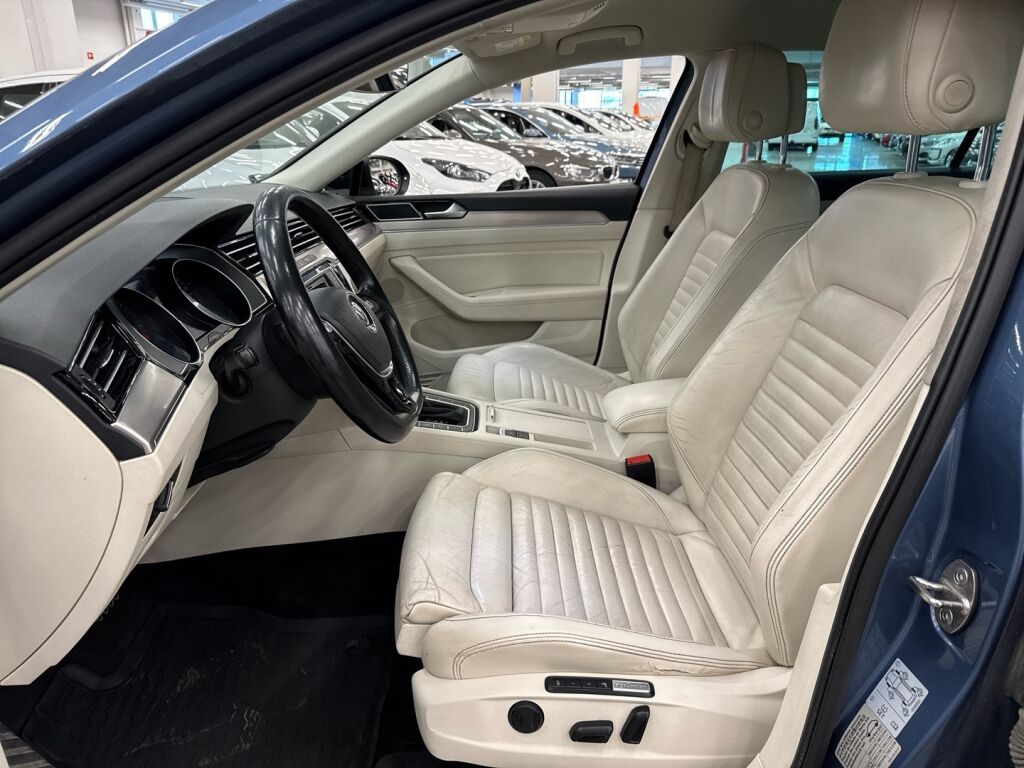 Volkswagen Passat 2015 Sininen