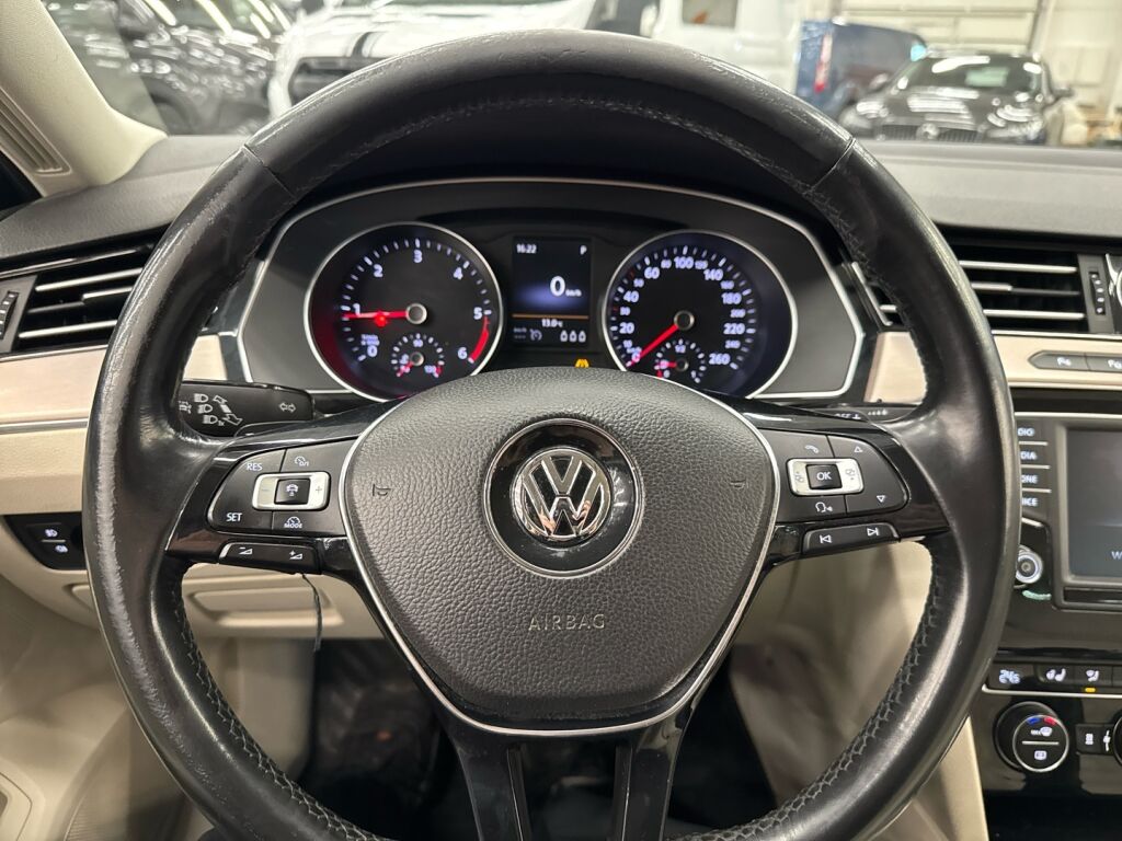 Volkswagen Passat 2015 Sininen