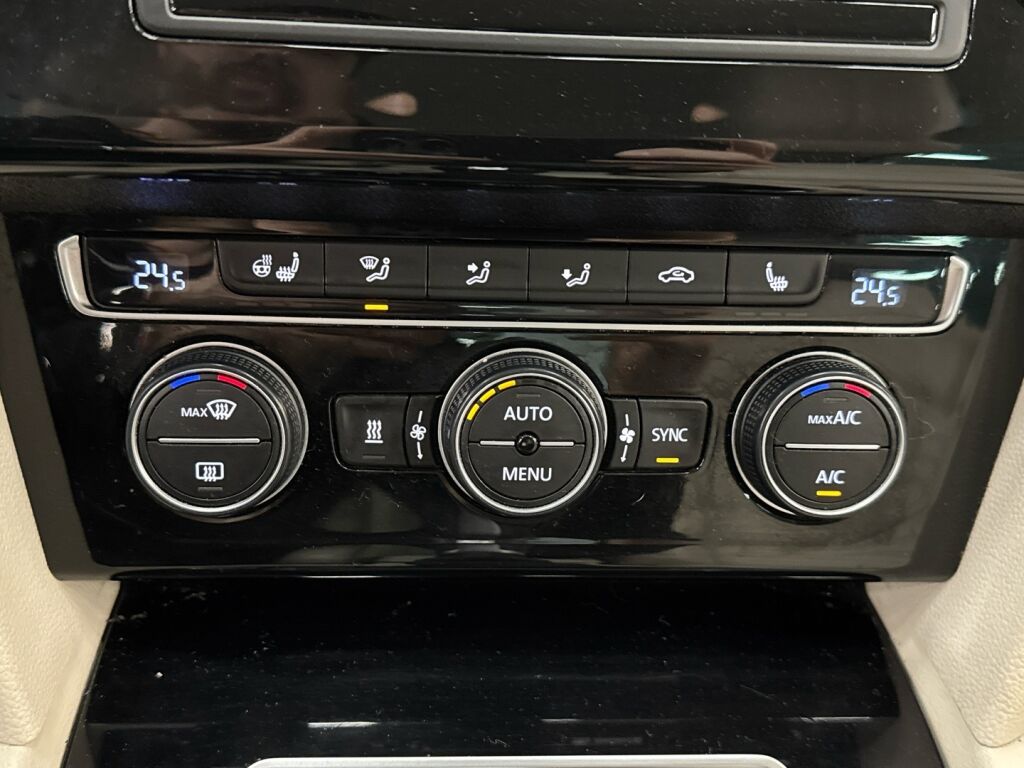 Volkswagen Passat 2015 Sininen