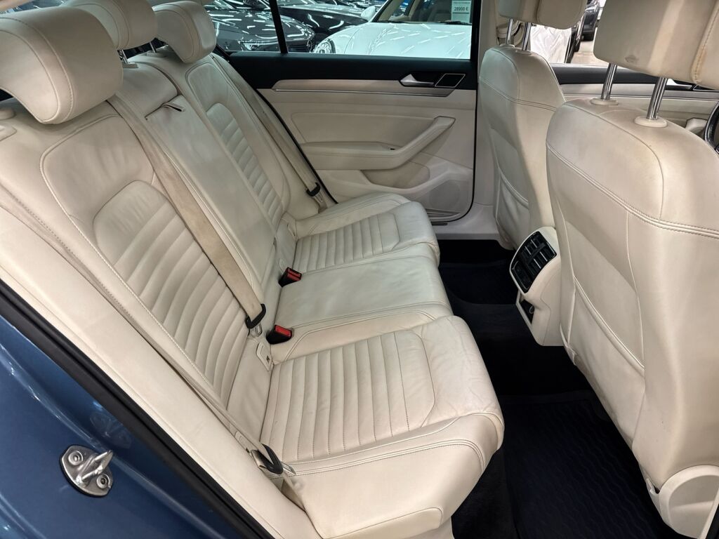 Volkswagen Passat 2015 Sininen