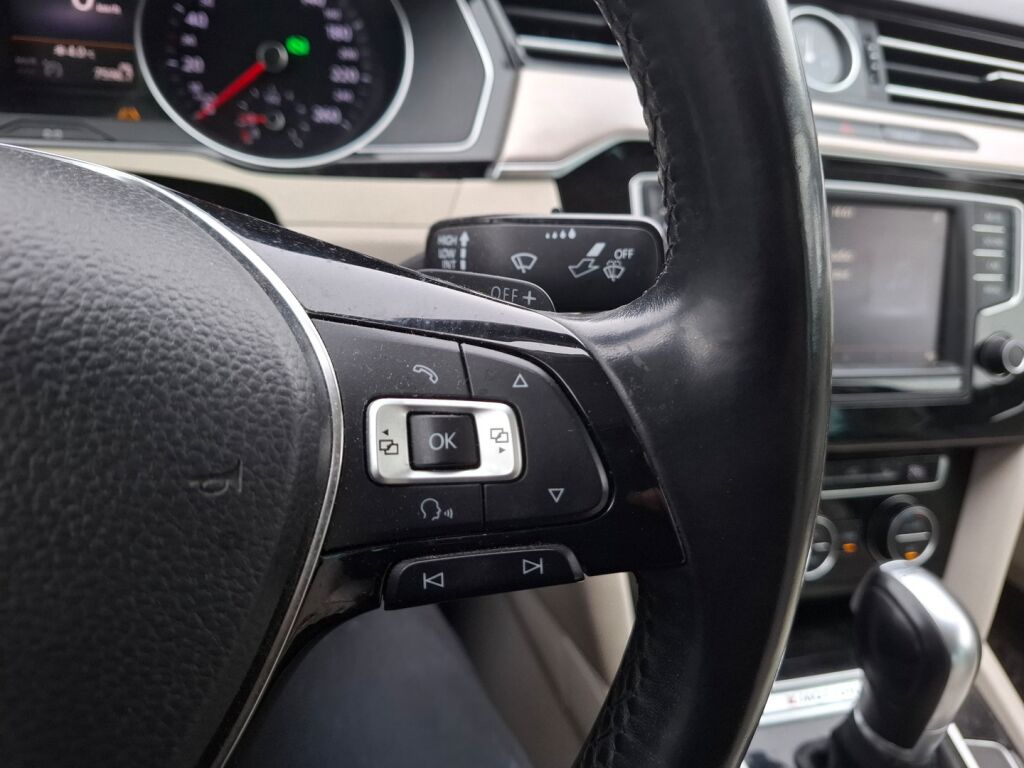 Volkswagen Passat 2015 Sininen