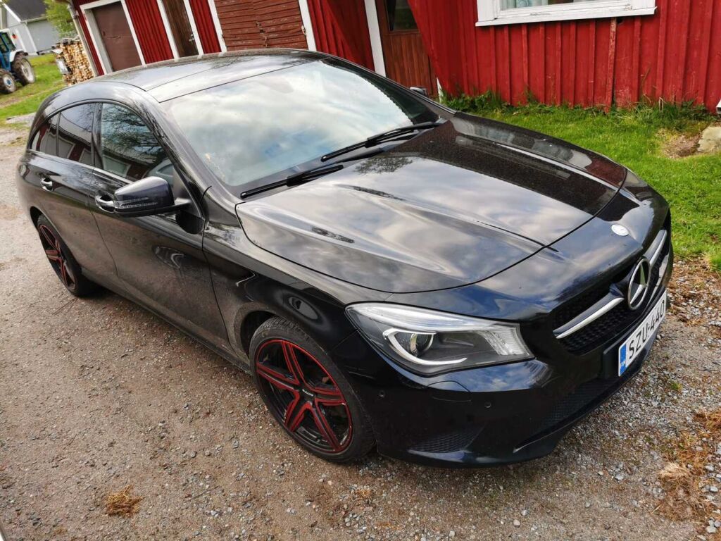 Mercedes-Benz CLA 2015 Musta