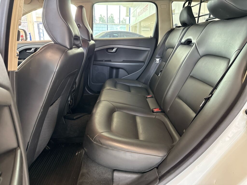 Volvo XC70 2009 Valkoinen