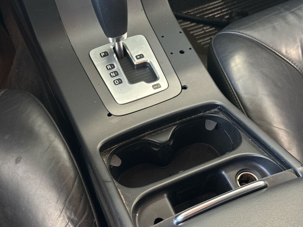 Volvo XC70 2009 Valkoinen