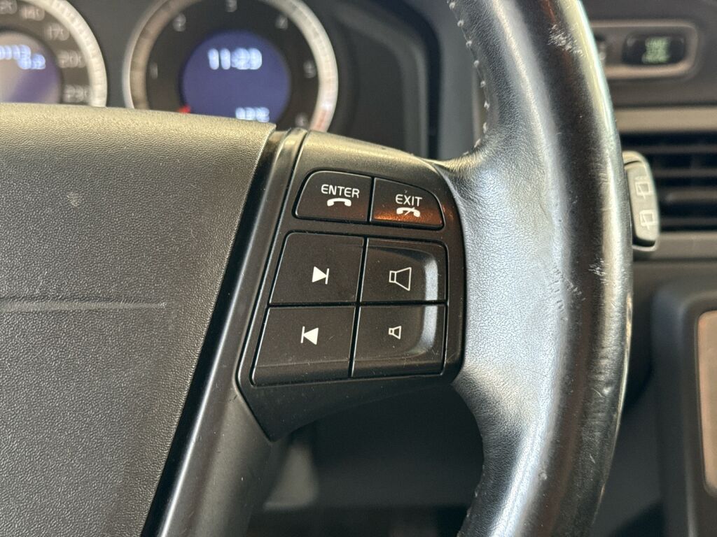 Volvo XC70 2009 Valkoinen