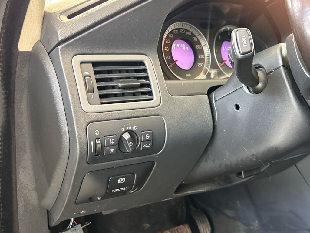 Volvo XC70 2009 Valkoinen