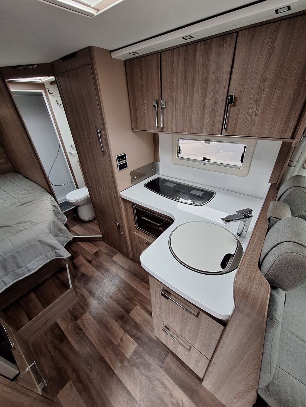 Kabe Travel Master Classic 740 LXL 2020 Valkoinen