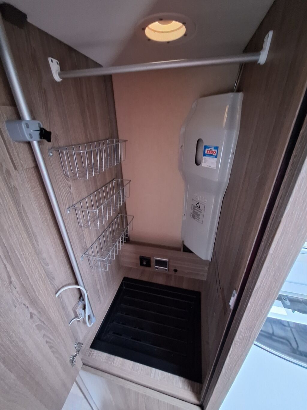 Kabe Travel Master Classic 740 LXL 2020 Valkoinen