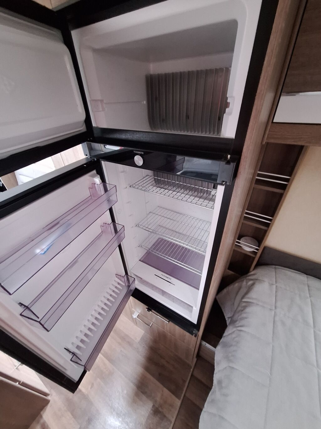 Kabe Travel Master Classic 740 LXL 2020 Valkoinen