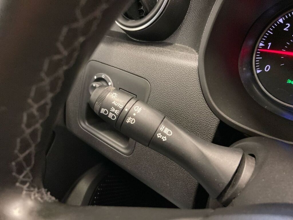 Dacia Duster 2020 Valkoinen
