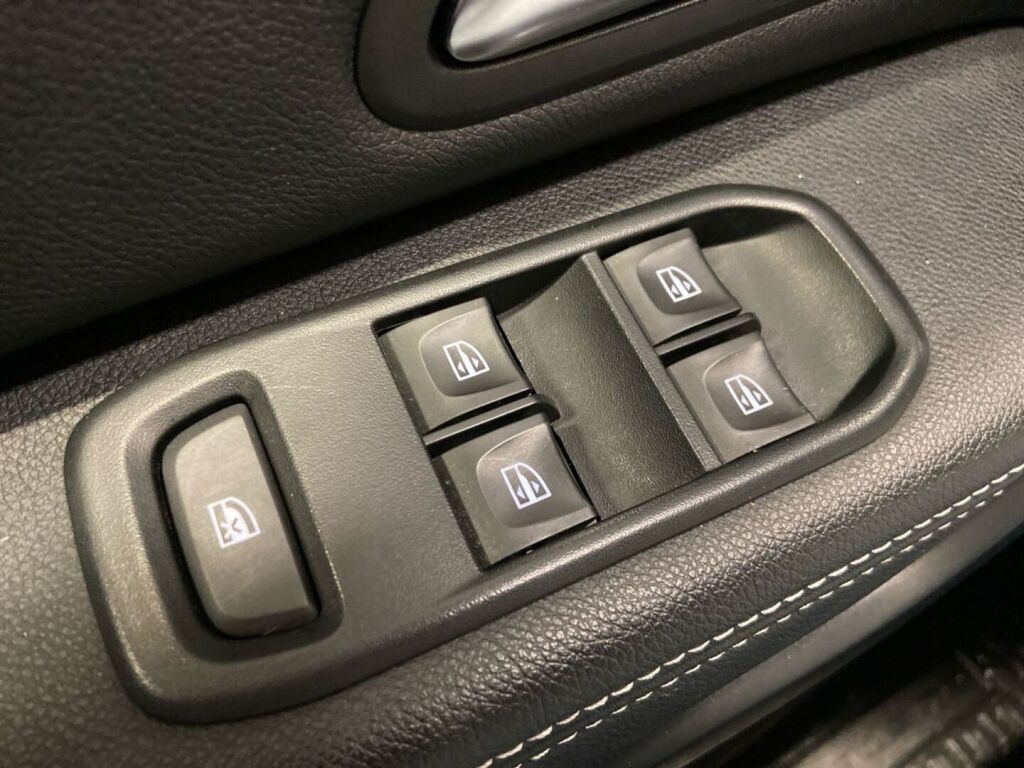 Dacia Duster 2020 Valkoinen