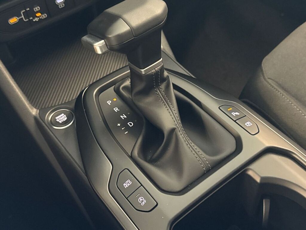 Kia K4 2026 Musta
