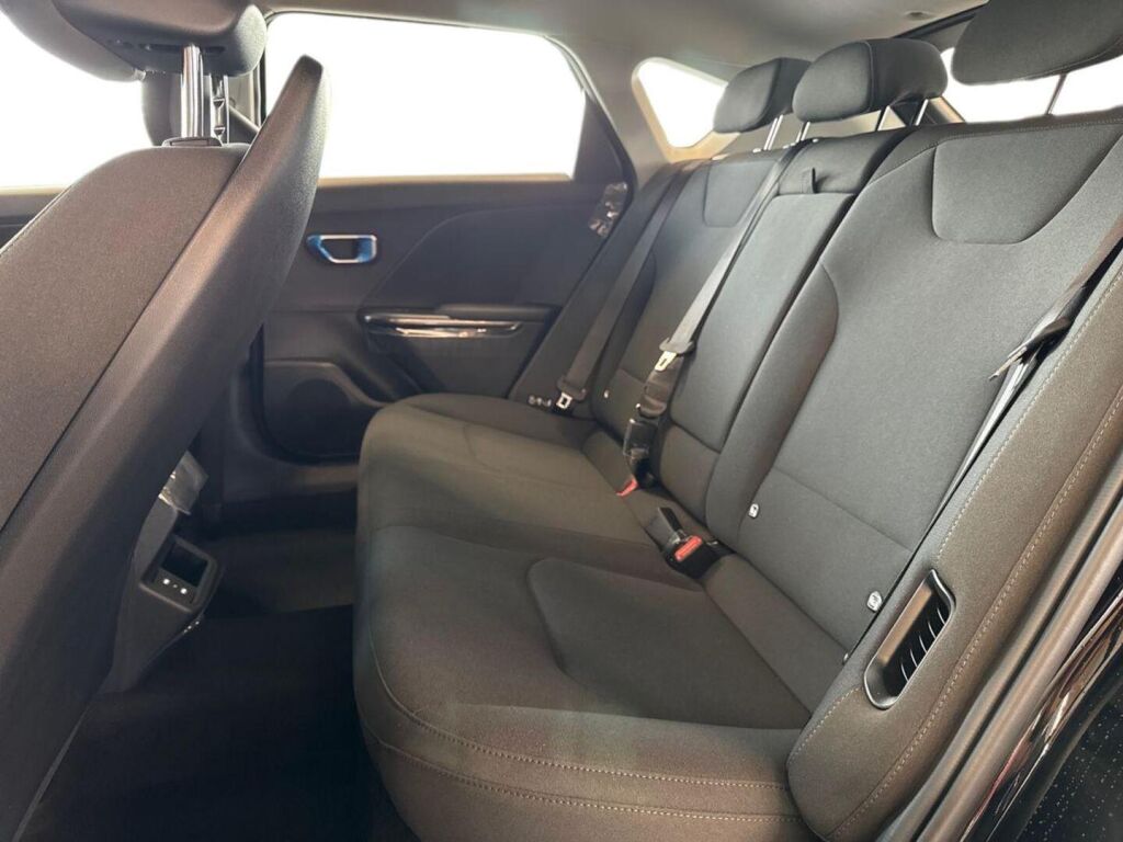 Kia K4 2026 Musta