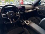 BMW iX1 2023 Sininen
