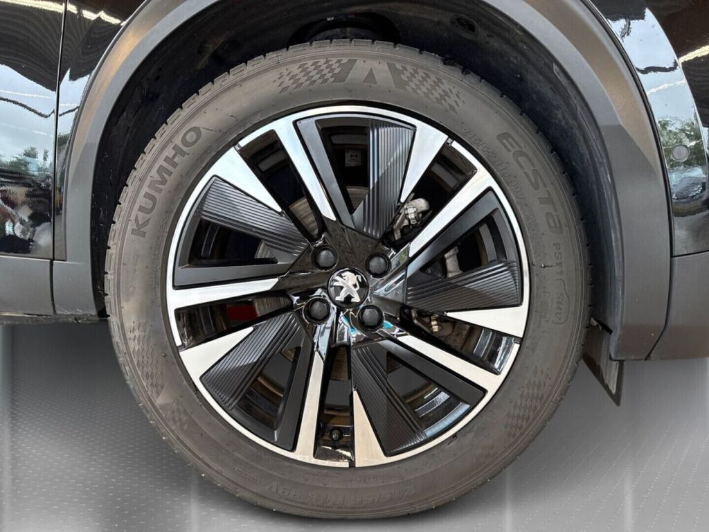 Peugeot e-2008 2021 Musta
