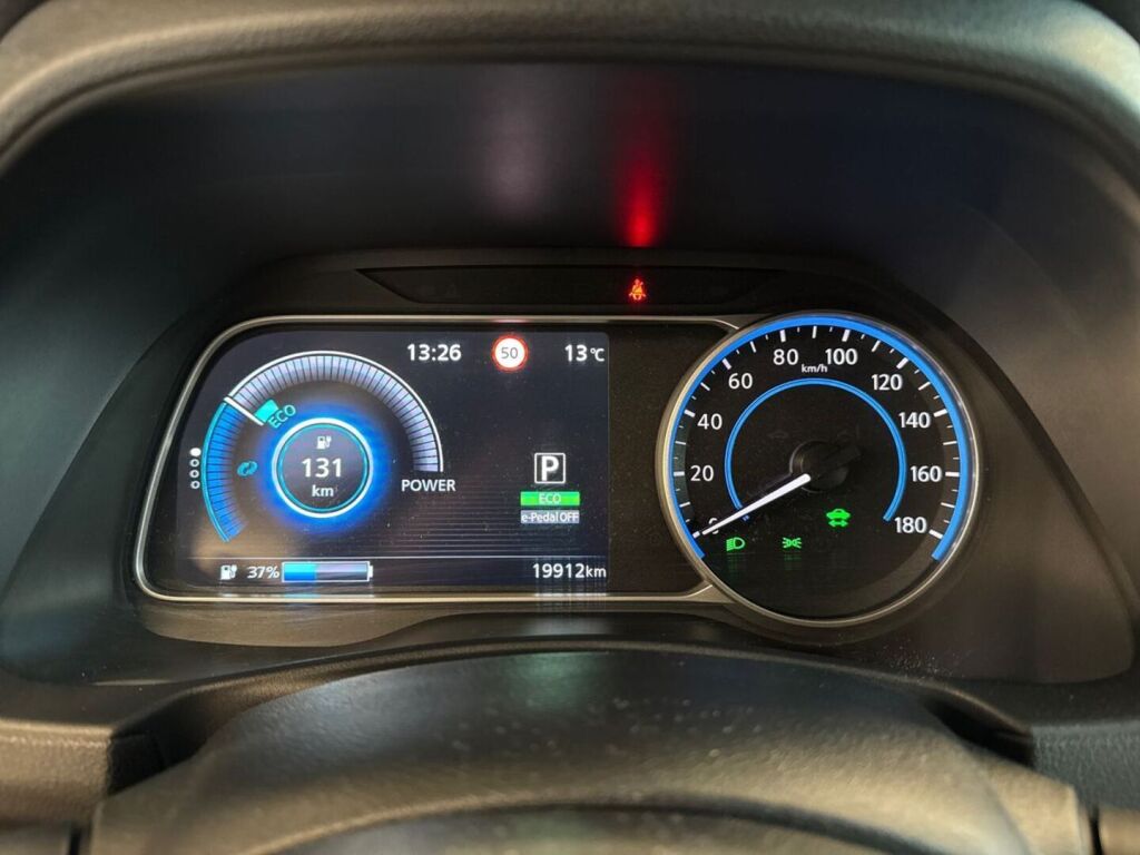 Nissan Leaf 2023 Valkoinen
