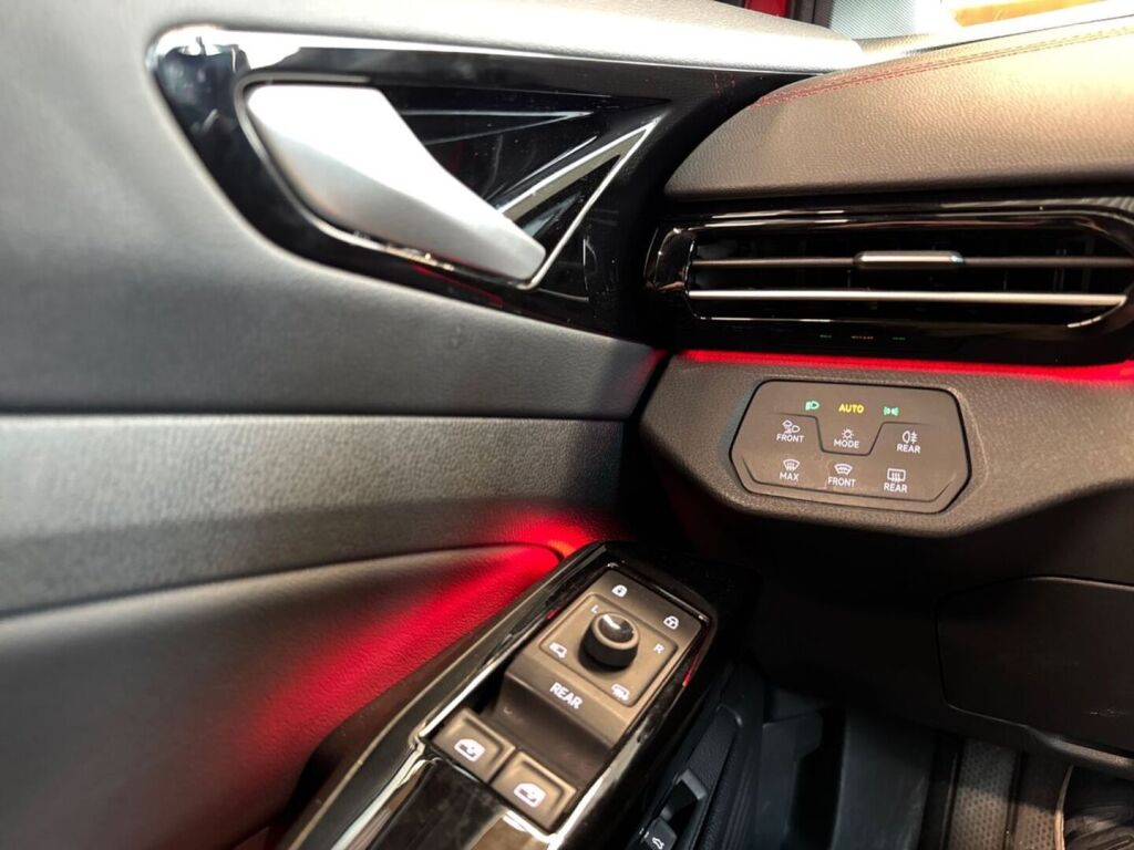 Volkswagen ID.5 2023 Punainen