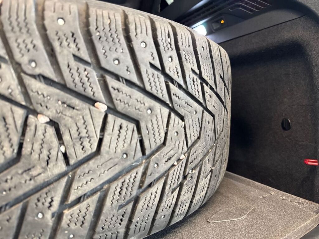 Volkswagen ID.5 2023 Punainen