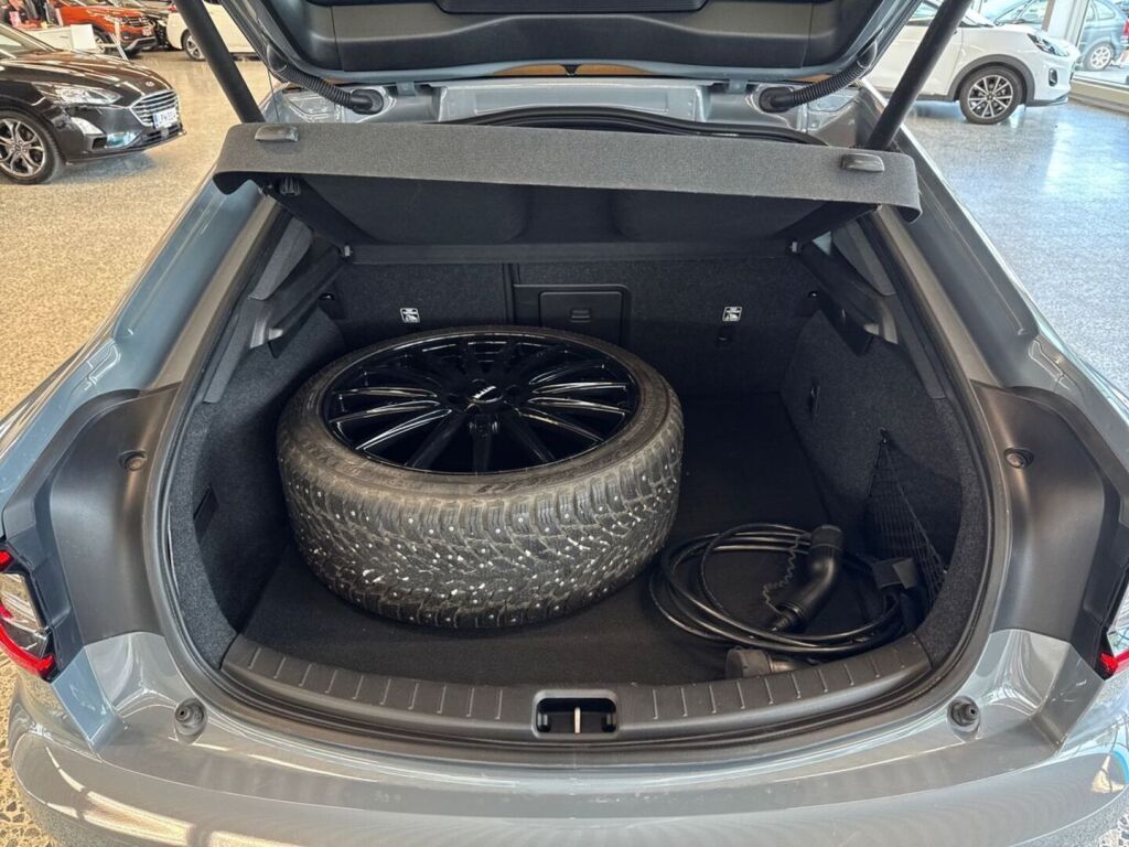 Polestar 2 2021 Harmaa