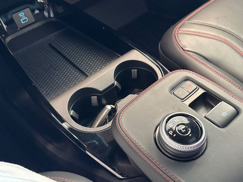 Ford Mustang Mach-E 2021 Punainen