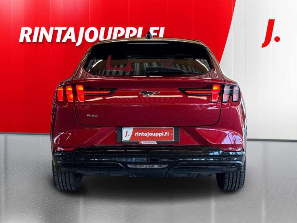 Ford Mustang Mach-E 2021 Punainen
