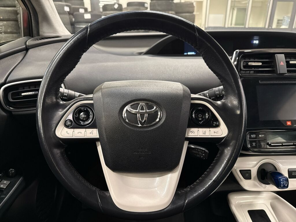 Toyota Prius 2020 Punainen