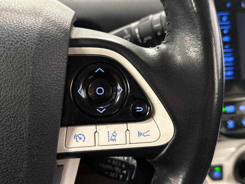 Toyota Prius 2020 Punainen